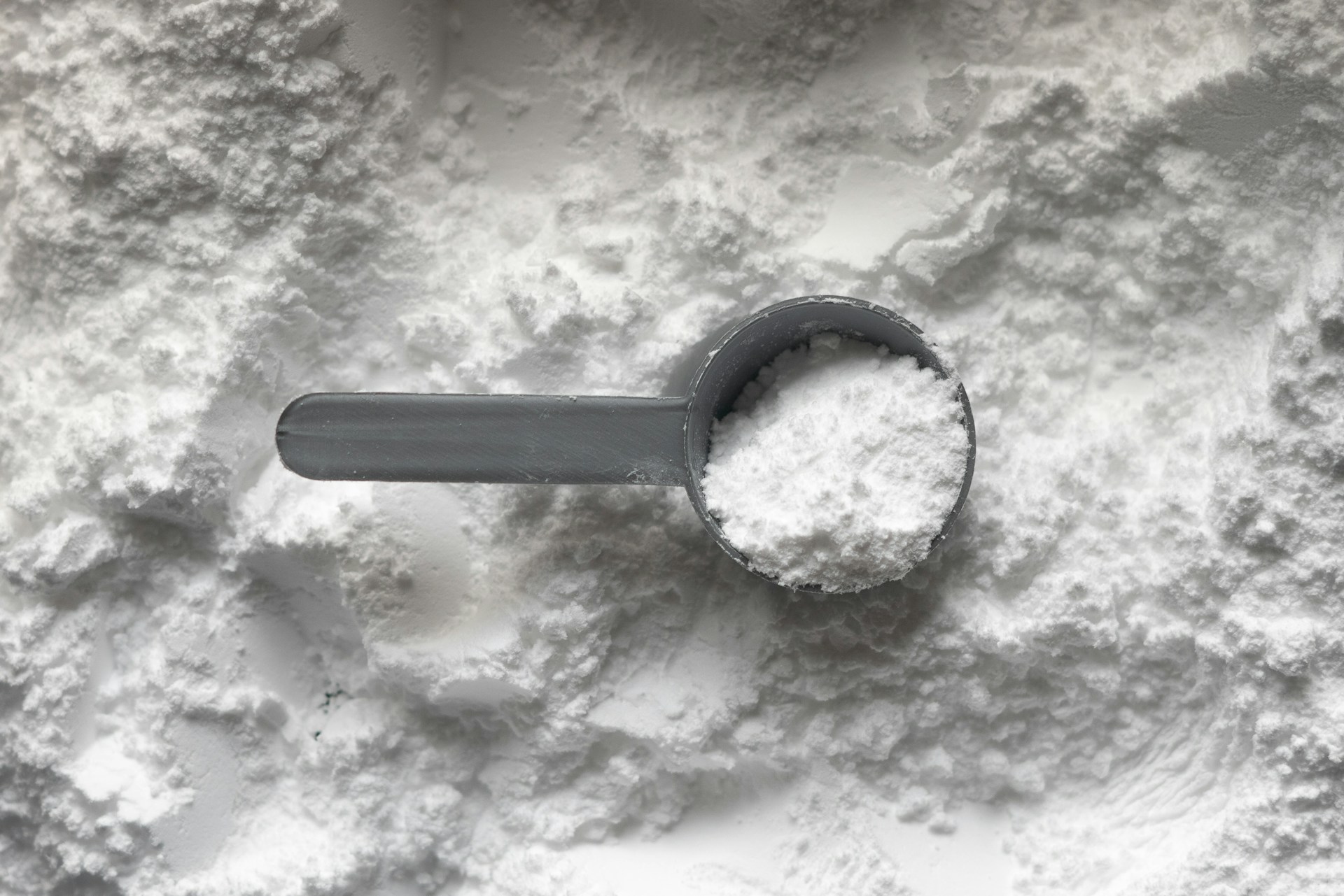 Est-il sûr d’utiliser du bicarbonate de soude pour un usage quotidien sur les dents ?